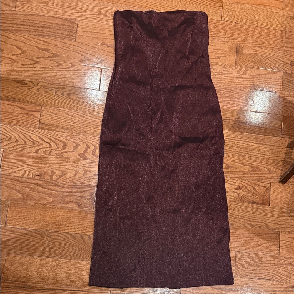 Chic Strapless Maroon Dress